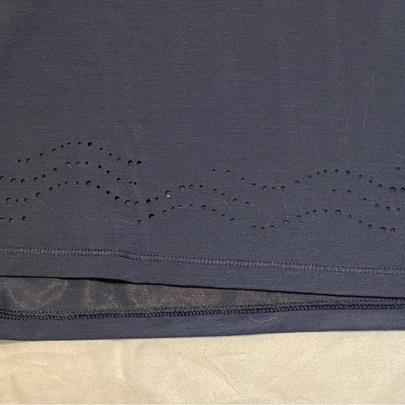 Women’s Athletic Outfit - Size Medium - Picture 3 of 7